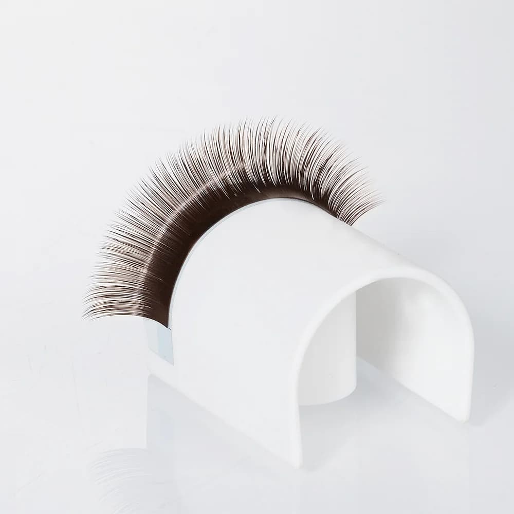 Mørkebrune Easy Bloom volumøyelash extensions